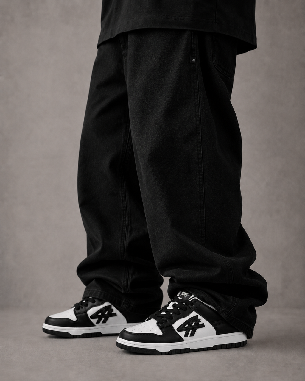 4Faith Classic Low Sneakers – Black & White